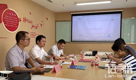 重慶科技學(xué)院董保華副院長一行蒞臨語言橋集團參觀座談